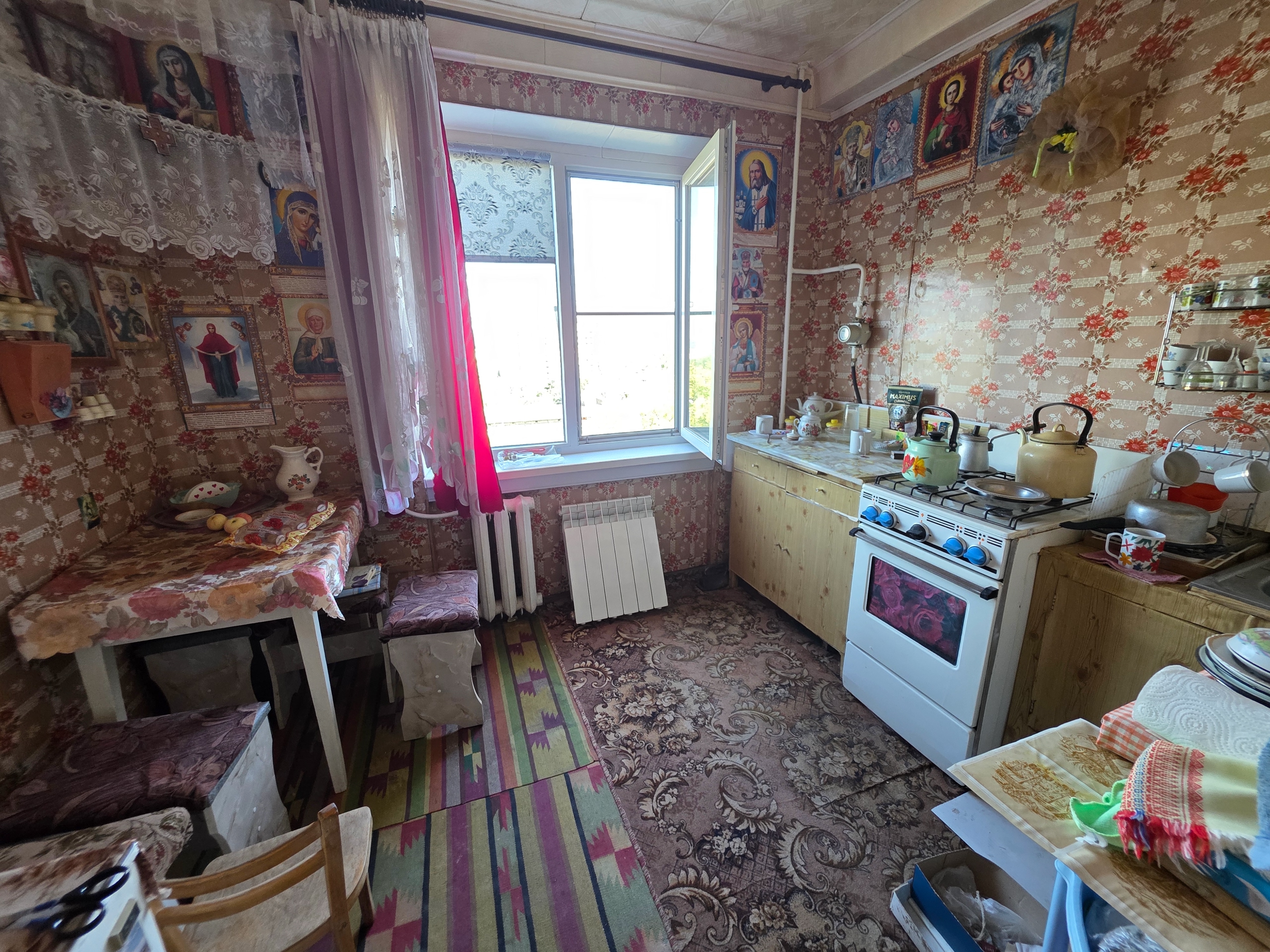 3 комнатная 70м2 кв. Солнечный, Жовтневый р-н г. Луганск
Продам 3-х комн. кв. на 8эт/9ти этажного дома кв. Солнечный (р-н детской стоматологии), г. Л...