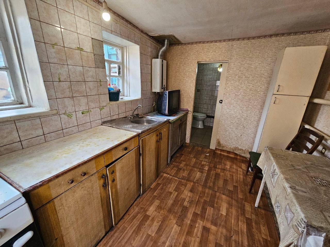 ‼️‼️Продам г Луганск 📌📌дом + флигель в районе 1-го Балтийского пер и ул Дунаевского. 📌📌✅Дом 52 кв м, ✅4 комнаты. ✅Флигель : 1 комн + с/у. ✅Газифицирован. ✅Земли 6,8 сот. ✅Широкий. 💰Цена 2750000₽☎️Звоните +79595091306 Светлана Филипповна...