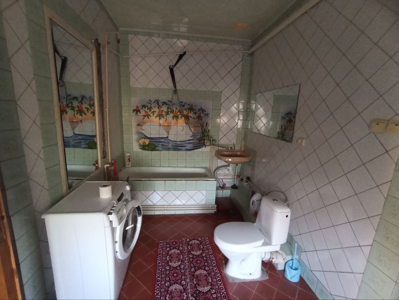 ‼Продам дом на ул. Заводская(район площади Ленина). Дом 107 м², гараж. Заезд во двор на несколько авто.Участок-12 соток-не приватизирован.В доме 5 комнаты (3 изолированных).Состояние заходи и живи, с/у совместный.Потолки 3,2 метра.Отопление-1к. котел, горячая вода-газовая колонка. Крыша шифер в идеальном сост...